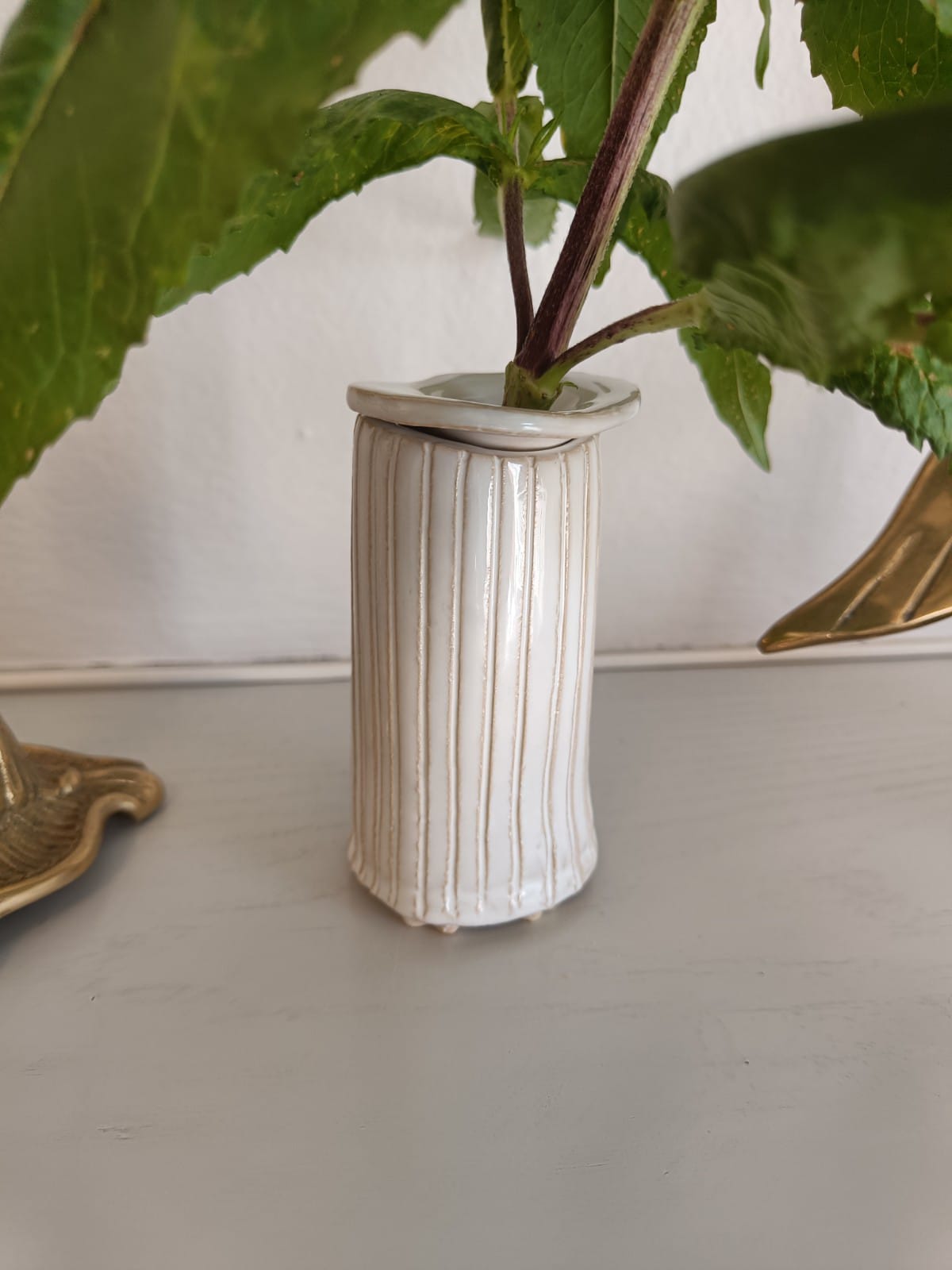 weiße Keramik Vase, individuelles Einzelstück aus Keramik, handgefertigte Keramikvase, KeraMik von Herz zu Herz