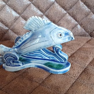 Fisch im Meer, Keramik Fisch, Welle mit Fisch, Clay Art, individuelle Keramik Kunst, KeraMik von Herz zu Herz