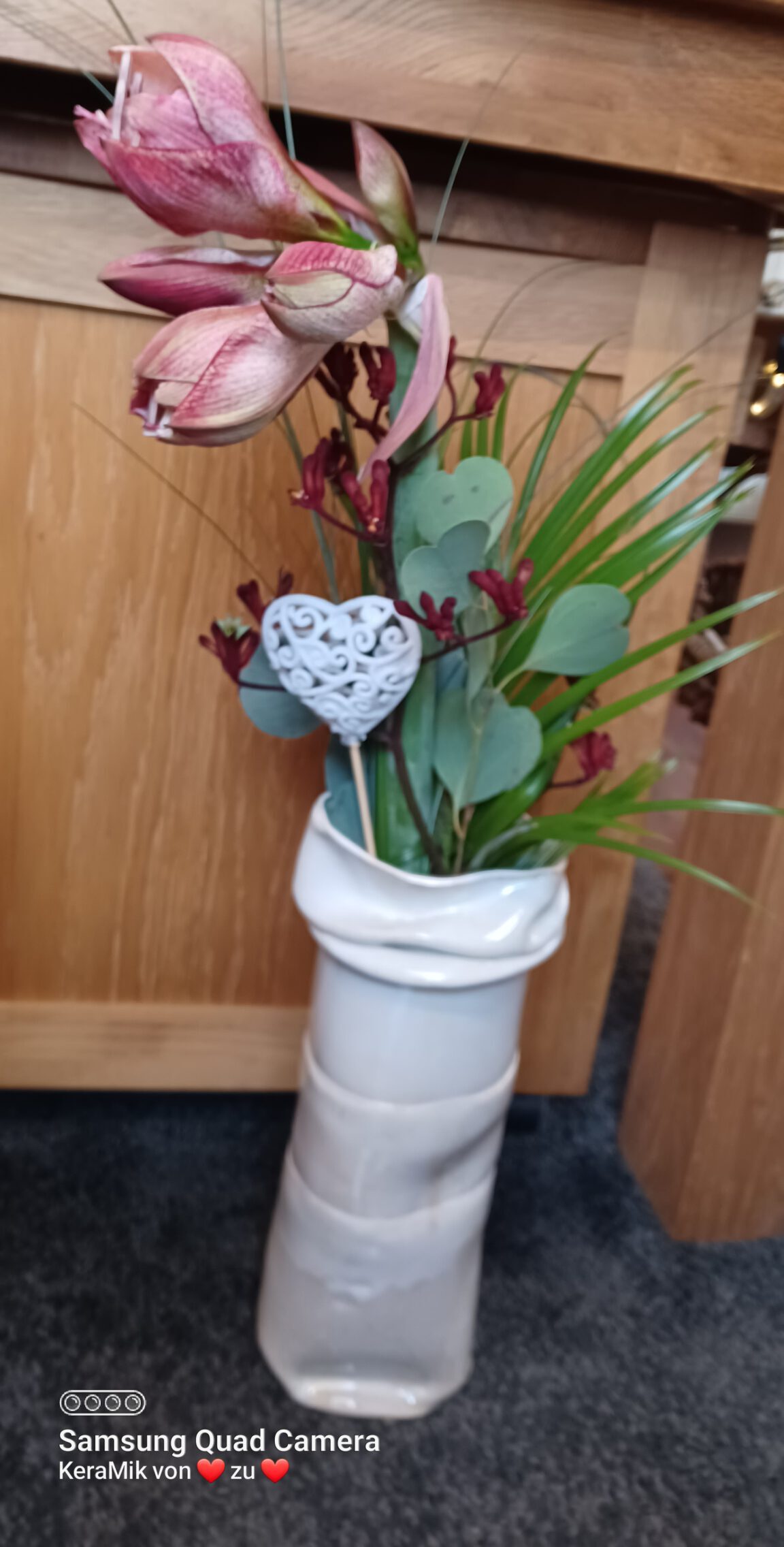 Opi kam mit einem wundervollen Blumenstrauß als Dankeschön für meine Arbeit, KeraMik von Herz zu Herz, individuelle Keramik Kunst