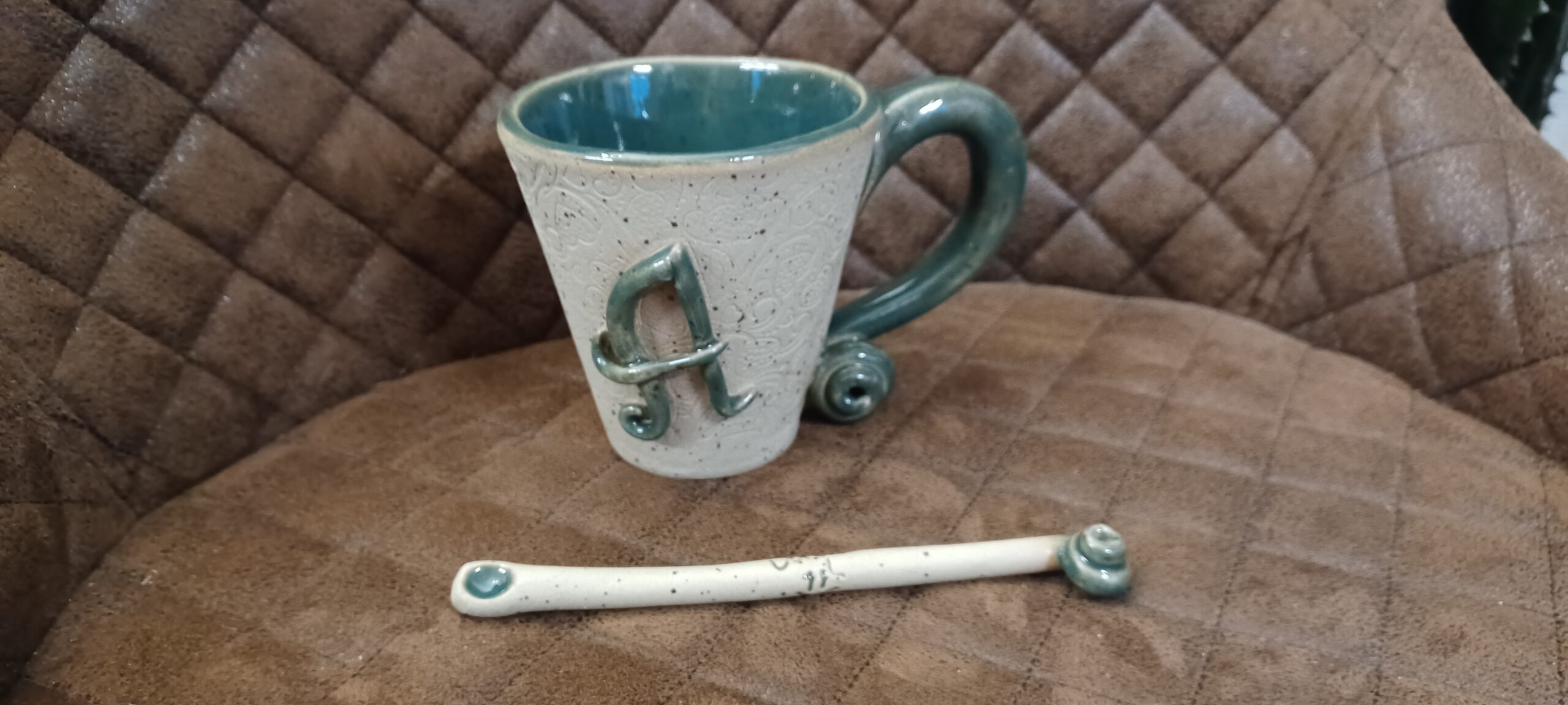 Tasse, individuelle Tasse, das Atelier für unikate, Handarbeit mit Liebe, KeraMik von Herz zu Herz, Keramik Tasse, schöne Keramik Geschenke bei KeraMik von Herz zu Herz