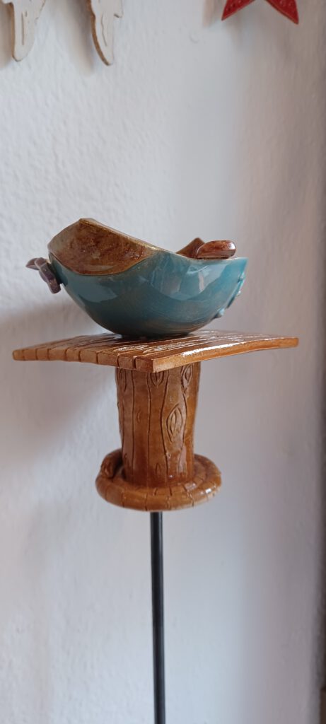 Vogel Tränke, Keramik Insekten Tränke, schönes Keramik Objekt für den Garten, individuelle Keramik Kunst, KeraMik von Herz zu Herz