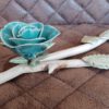 filigran getöpferter Rosen Ast, Rose, Rosen Ast, Keramik Rosen Ast, originelle Keramik Kunst, Clay Artist, Amethyst farbige Rose, immer blühende Rose, handgefertigte See blau farbige Rose, KeraMik von Herz zu Herz