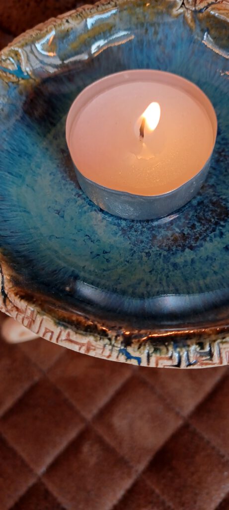Dreibein Schälchen, Kerzenhalter Keramik, individueller Teelicht Halter, Keramik Teelichthalter, blaues Schale auf drei Beinen, KeraMik von Herz zu Herz, Clay Art